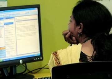 majority of indian professional women feel successful linkedin survey