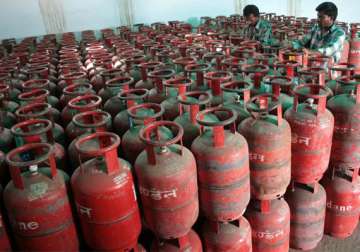 non subsidised lpg cylinders to be cheaper govt abolishes duty