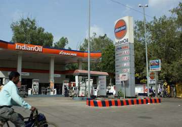 oil cos ultimatum to centre on fuel price hike