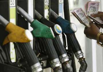 petrol price may be cut by rs 1.6 a litre this month