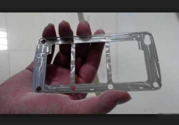 picture of metal galaxy s5 frame purportedly leaks