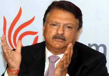 piramal buys 3.5 stake in sunteck realty for about rs 65 cr