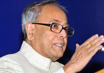 pranab keeps suspense on central assistance to bengal