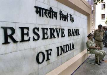 reserve bank hikes bank rate to 10.25 to shore up indian rupee