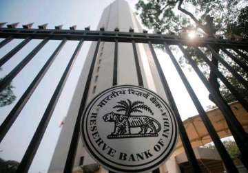 rbi opts for status quo promises rate cut if inflation drops