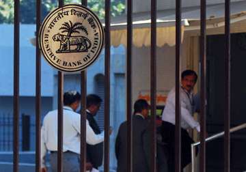 rbi asks exporters to repatriate half their foreign exchange earnings