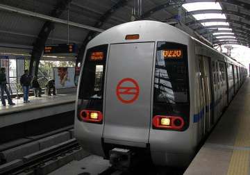 record 25 lakh delhi metro ridership