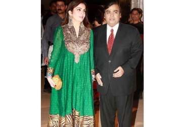 reliance industries retail chain now largest in india mukesh ambani