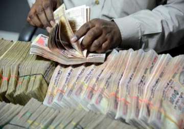 rupee at 10 month high up 22 paise against usd in early trade