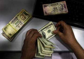 rupee falls by another 37 paise to 62.60 vs usd on weak stocks