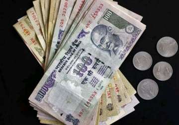 rupee falls for 3rd week ends at 60.29 vs dollar