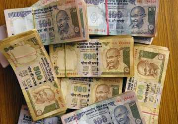 rupee snaps 3 day losing trend ends 6 paise up at 61.59 vs usd