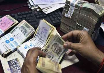 rupee up 39 paise after 3 day losses after rbi said to step in