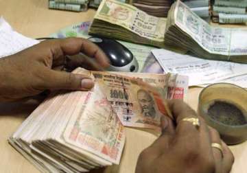 rupee declines 33 paise against us dollar in early trade