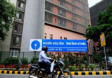 sbi lowers retail deposit rates