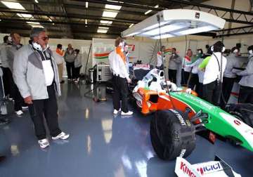 sahara group buys stake in force india f1 team