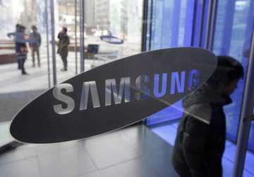 samsung electronics q1 operating profit dips 3