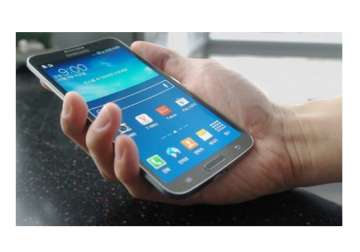 samsung launches galaxy round world s first curved display smartphone