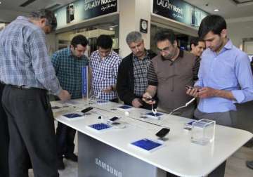 samsung to block access to app store in iran