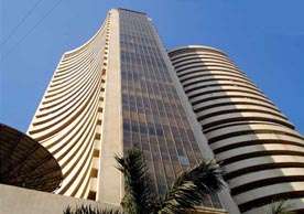 sensex ends flat as free falling rupee dashes rate cut hopes