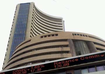 sensex surges 385 points as us shutdown eases tapering fears
