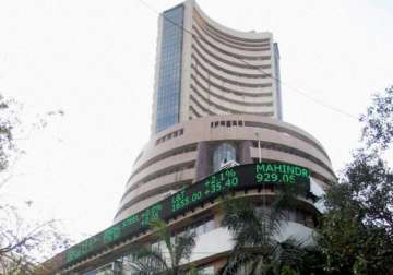 sensex up 92 points in early trade