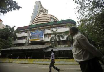 sensex up 14 points in choppy session as us shutdown continues