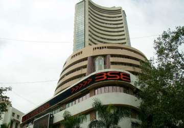 sensex tumbles 405 points on cag draft report