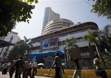 sensex shoots up 346 pts as govt clears air on p note tax