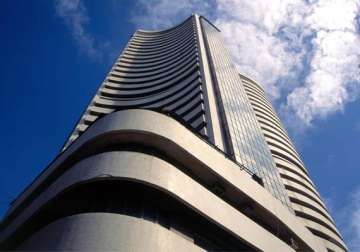 sensex vaults 422 pts as infosys beats estimates