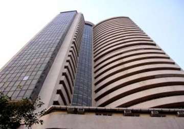 sensex tumbles 302 pts on growth concerns weak global mkts