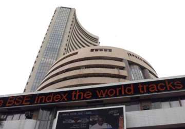 sensex touches 28 mth low down 112 pts on growth concerns