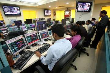 oil pharma and it stocks lift sensex from day s lows