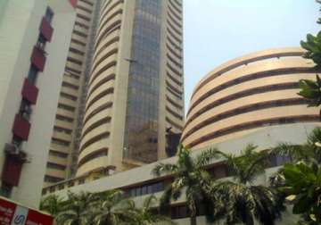 sensex dip below 16k level again on foreign funds selling