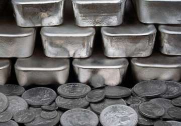 silver futures surge to rs 40 970 on global cues