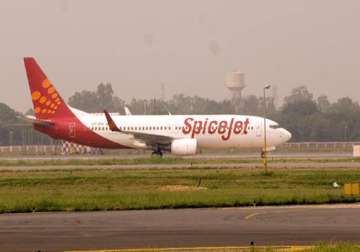 spicejet in talks with overseas investors for fund infusion