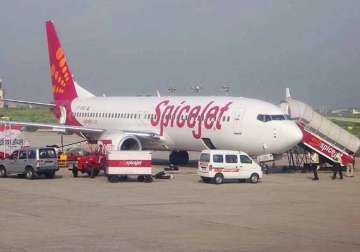 spicejet logs rs 102 crore net profit in q3