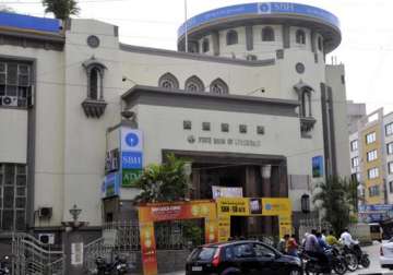 state bank of hyderabad to continue as independent bank