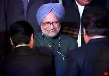 steps will be taken to stabilise rupee says manmohan