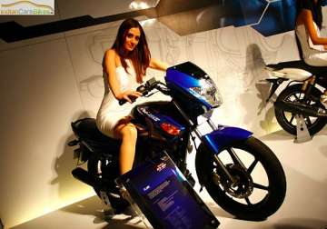 tvs motor company enters into mou with hdfc bank
