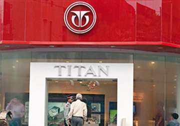 titan unveils facility for jewellery artisans