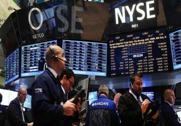 us stocks edge higher in early trading