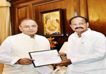 urban development ministry hands over rs.330 crore to finance