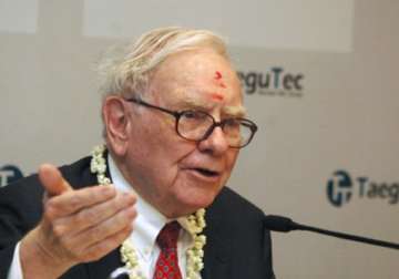 warren buffett firm bets big on mobiles social media in india