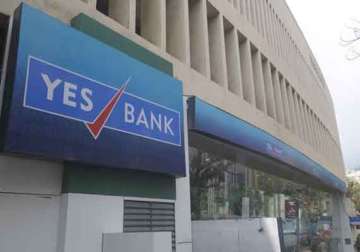 yes bank q4 net up 19 at rs 430 cr to raise upto 500 mn
