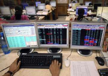 9 of top 10 sensex blue chips lose rs 66 415 cr in market cap