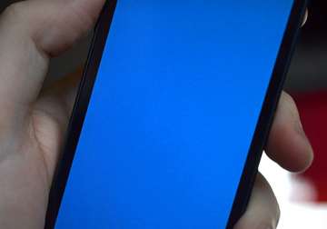 iphone 5s users report blue screen of death reboots