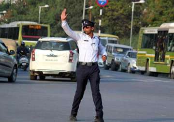 this moonwalking traffic cop from indore is now a style icon
