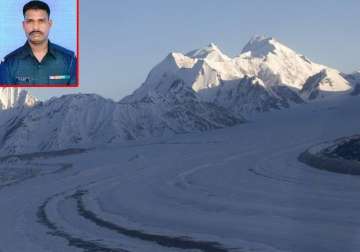 unforgiving siachen glacier 5 spine chilling things indian soldiers survive at world s highest war zone