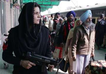 viral pic female pakistan commando guards indian sikhs as they visit nankana sahib on gurupurab